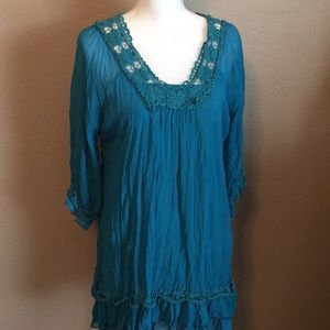 4 for 25 bundle item🎉 Urban Mango adorable top